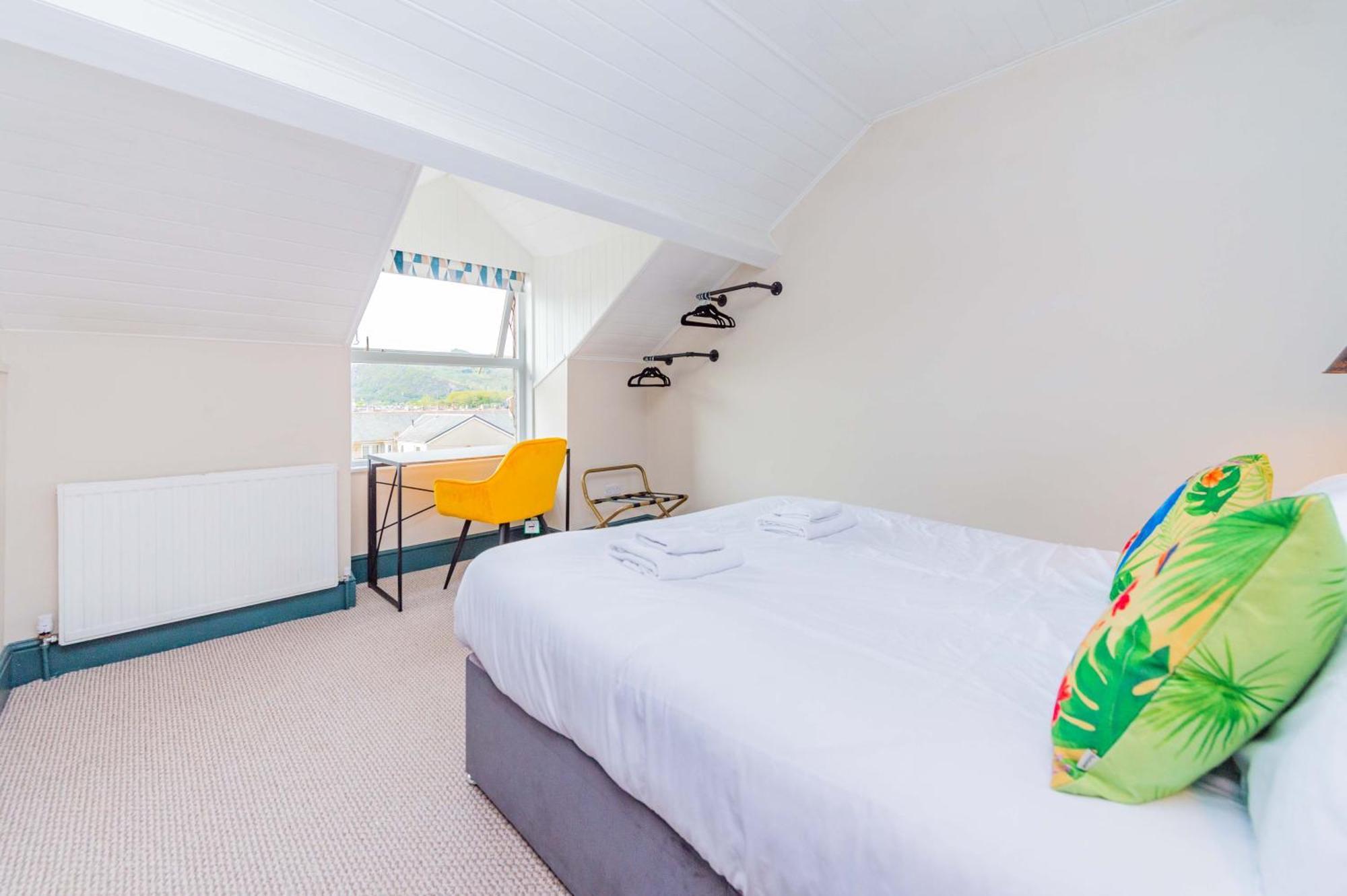 Snowdon House, 8 Bedrooms, Sleep 16, Close To Blackrock Sand Porthmadog Zewnętrze zdjęcie